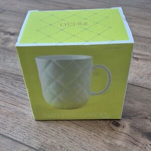 Lychee White Ceramic Mug. Natures Garden. 15oz.  NWT.